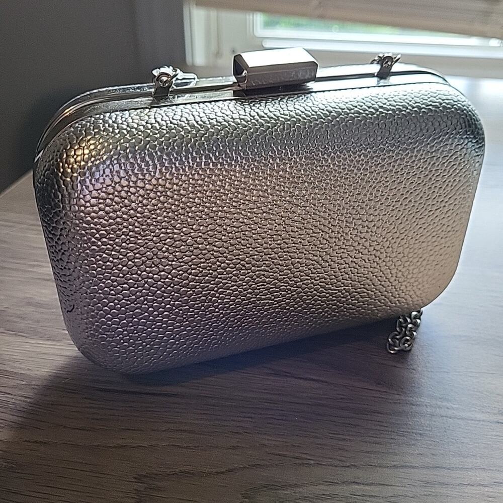 Expressions NYC Silver Clutch Evening Handbag Chain Silver Pebbled Texture NWT